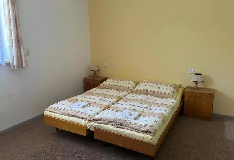 Retkeilymaja Pension Palla