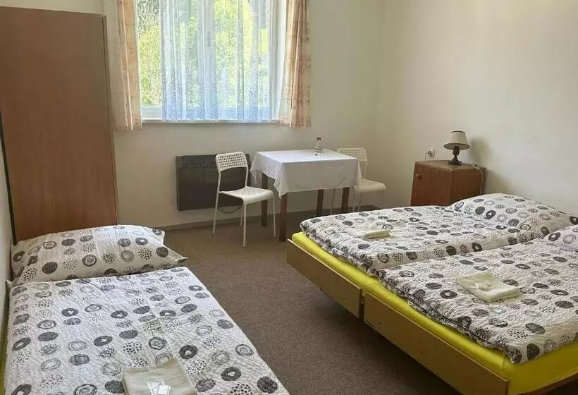 Retkeilymaja Pension Palla