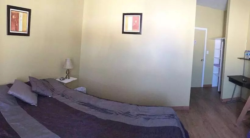 ホテル Auberge Du Lac Tiblemont