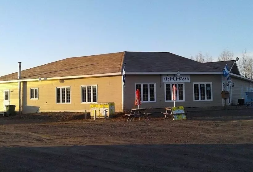 ホテル Auberge Du Lac Tiblemont