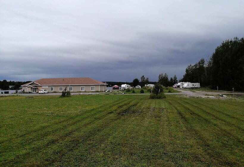 ホテル Auberge Du Lac Tiblemont