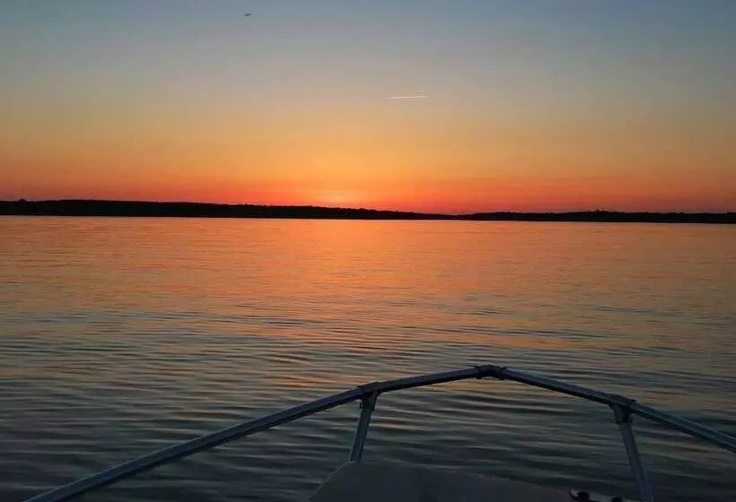 ホテル Auberge Du Lac Tiblemont