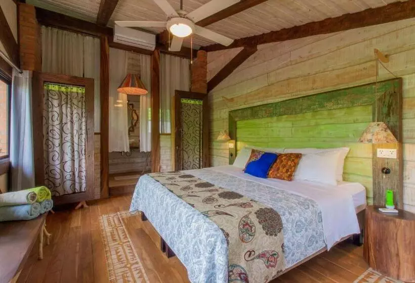 Hotelli Latica Lodge