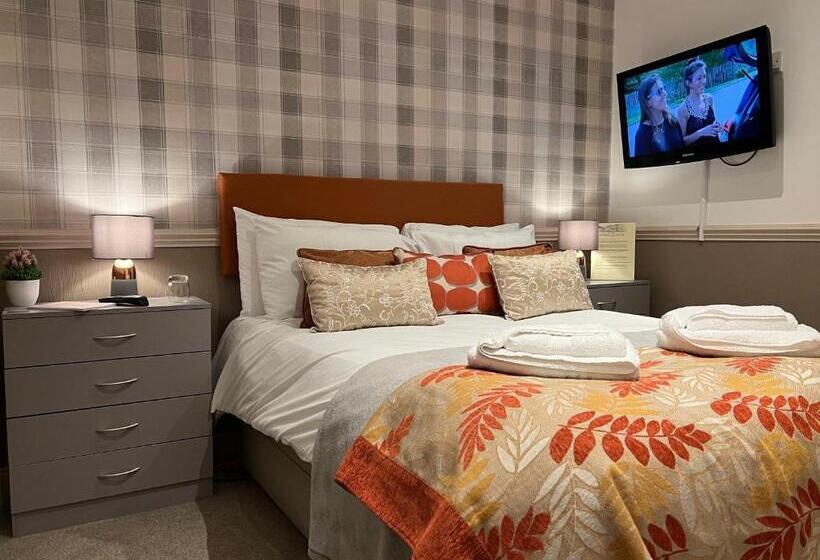 Hotell The Crees Room Only No Bar Or Restaurant