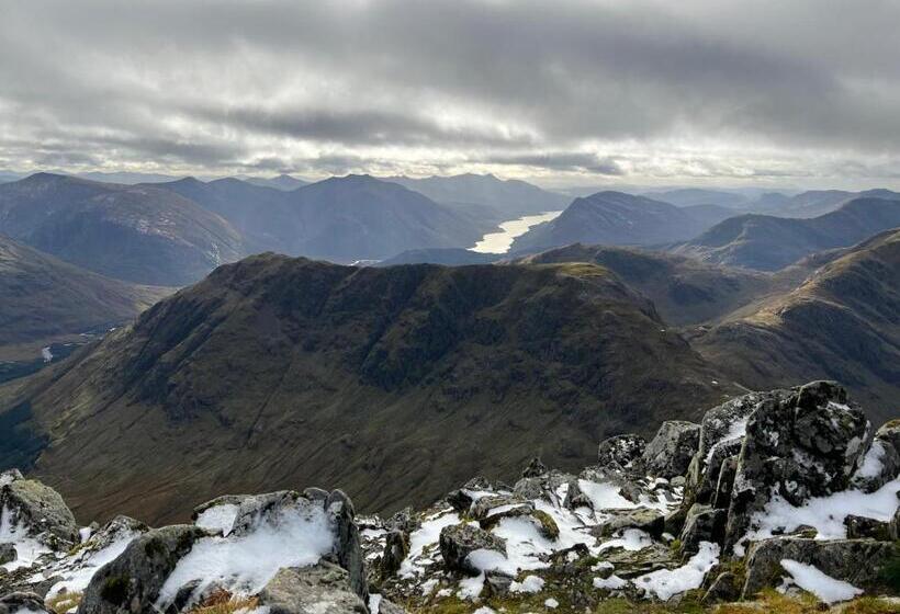 Hotell The Crees Room Only No Bar Or Restaurant