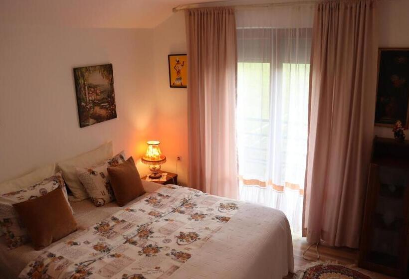 تختخواب و صبحانه Frile Apartments