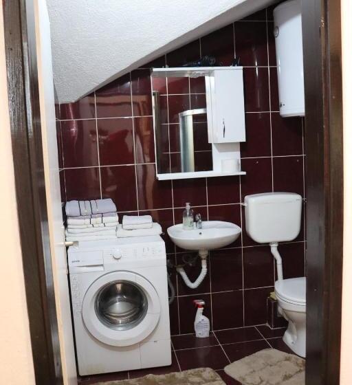 تختخواب و صبحانه Frile Apartments