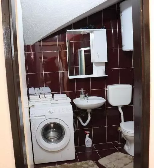 تختخواب و صبحانه Frile Apartments