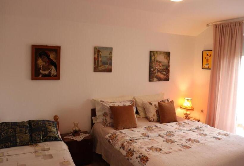 تختخواب و صبحانه Frile Apartments