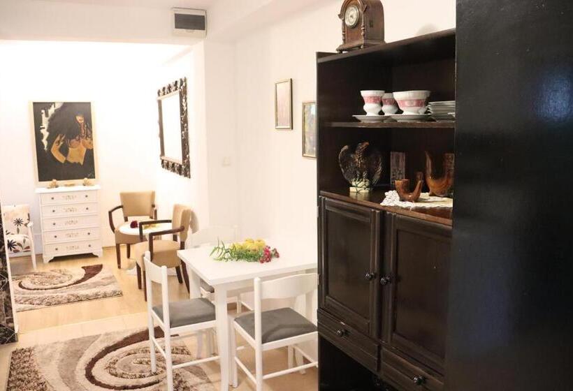 تختخواب و صبحانه Frile Apartments