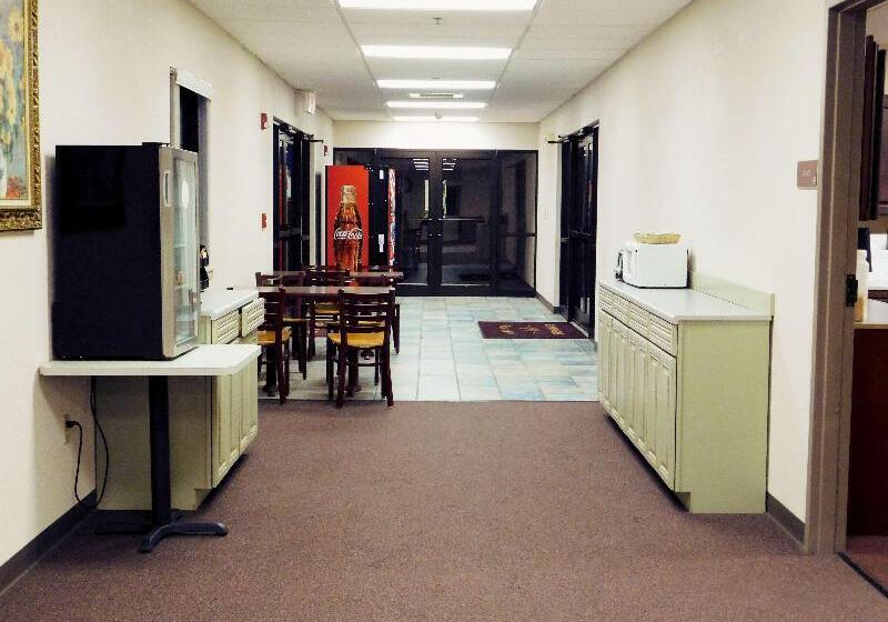 ホテル Americas Best Value Inn Fredonia