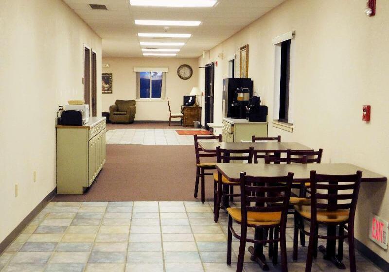 ホテル Americas Best Value Inn Fredonia