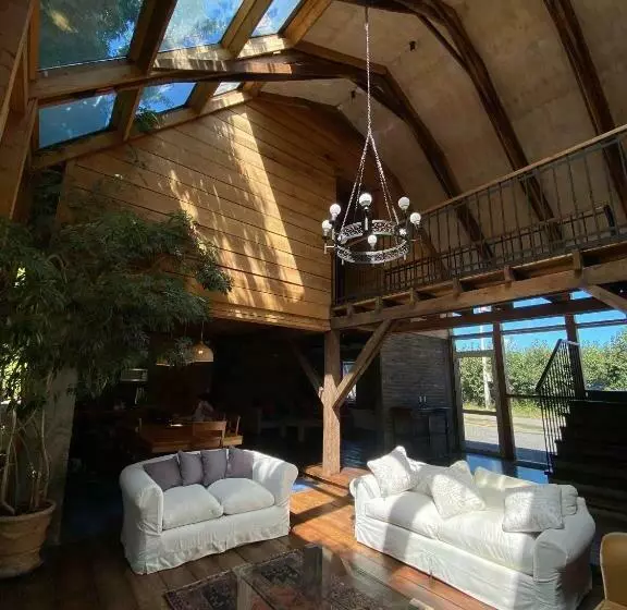 Hotelli Family Orchard Bed & Breakfast