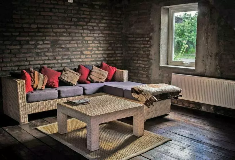 Hotelli Family Orchard Bed & Breakfast