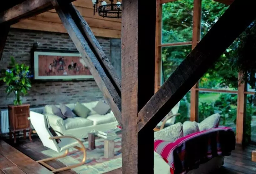 Hotelli Family Orchard Bed & Breakfast