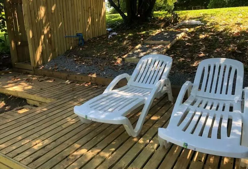 Hotelli Family Orchard Bed & Breakfast