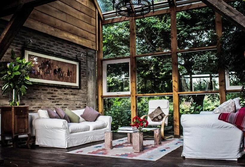 هتل Family Orchard Bed & Breakfast