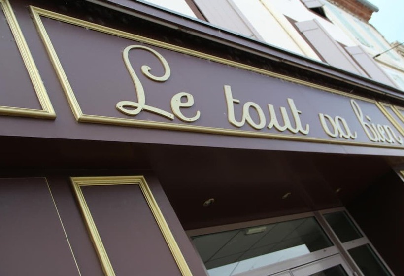 ホテル Restaurant Le Tout Va Bien