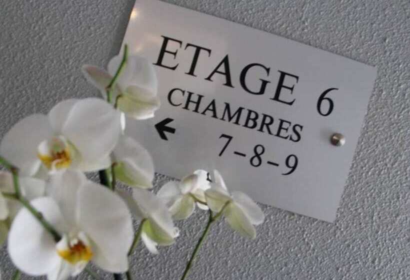 ホテル Restaurant Le Tout Va Bien