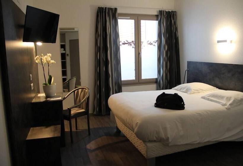 ホテル Restaurant Le Tout Va Bien