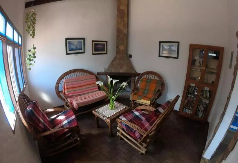 پانسیون Andoriña Hostal   Bed & Breakfast