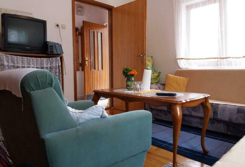 پانسیون Room At Grandma's Fatima