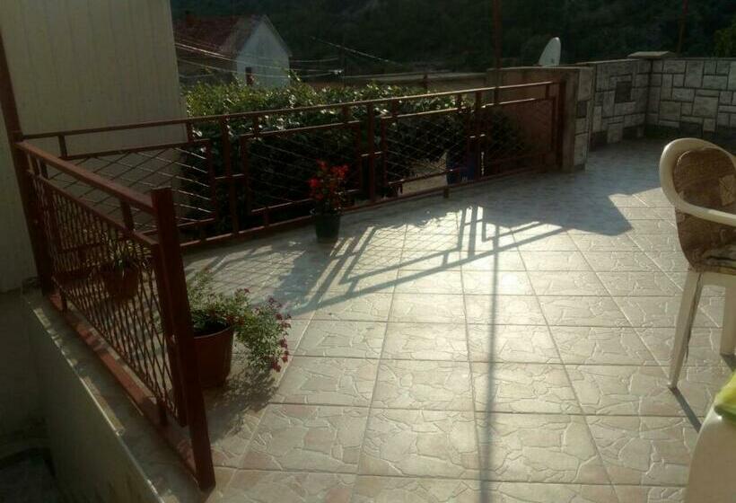 پانسیون Room At Grandma's Fatima