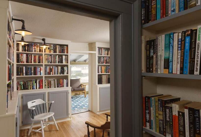 הוסטל The Deers Head Inn Tavern