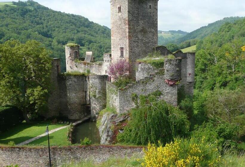 ベッドアンドブレックファースト Chambre D'hôtes Au Château De Belcastel