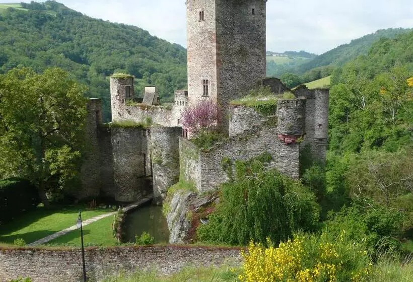 Aamiaismajoitus (B&B) Chambre D'hôtes Au Château De Belcastel