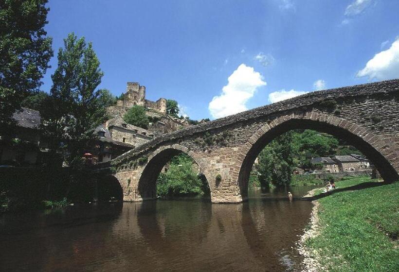 ベッドアンドブレックファースト Chambre D'hôtes Au Château De Belcastel