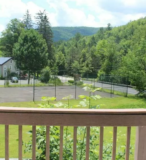 Hotelli Catskill Seasons Inn