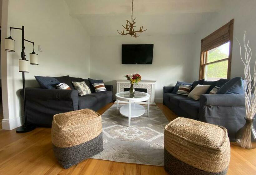 בית מלון כפרי Catskill Seasons Inn