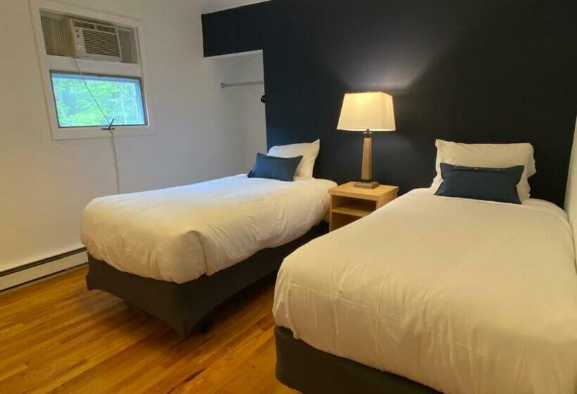 בית מלון כפרי Catskill Seasons Inn