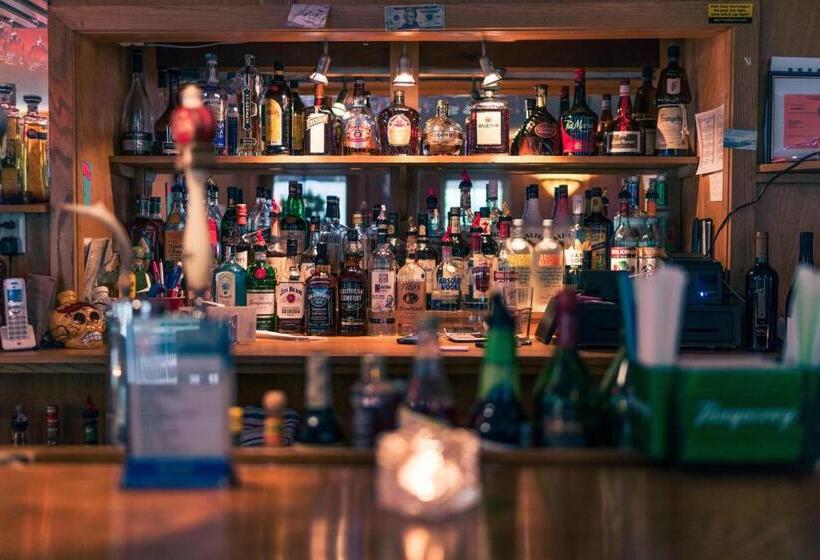 בית מלון כפרי Catskill Seasons Inn