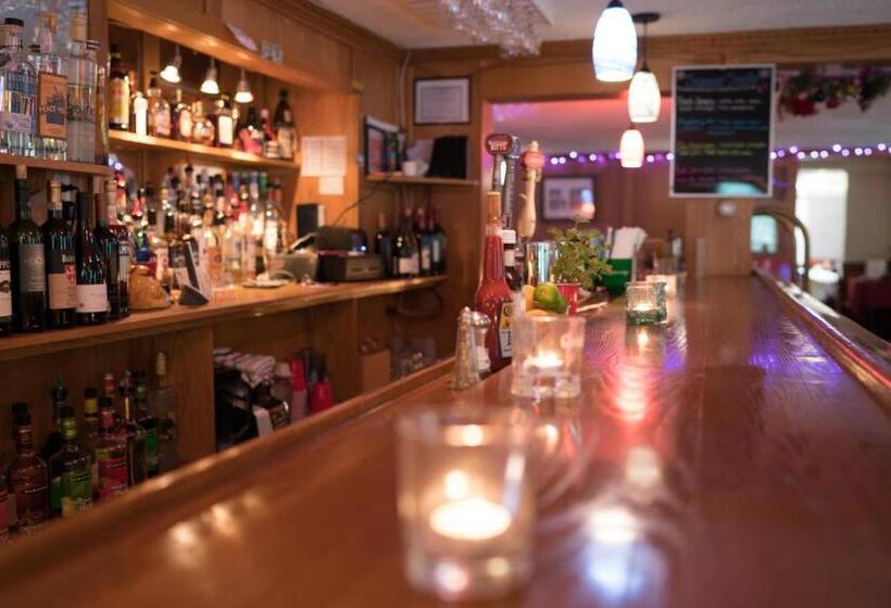 בית מלון כפרי Catskill Seasons Inn