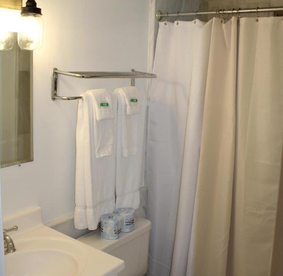 בית מלון כפרי Catskill Seasons Inn