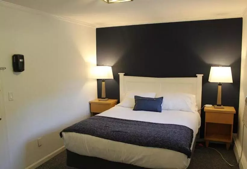 Hotelli Catskill Seasons Inn