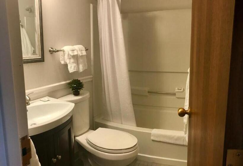 בית מלון כפרי Harbor House Inn