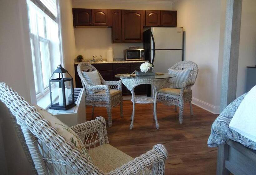 בית מלון כפרי Harbor House Inn