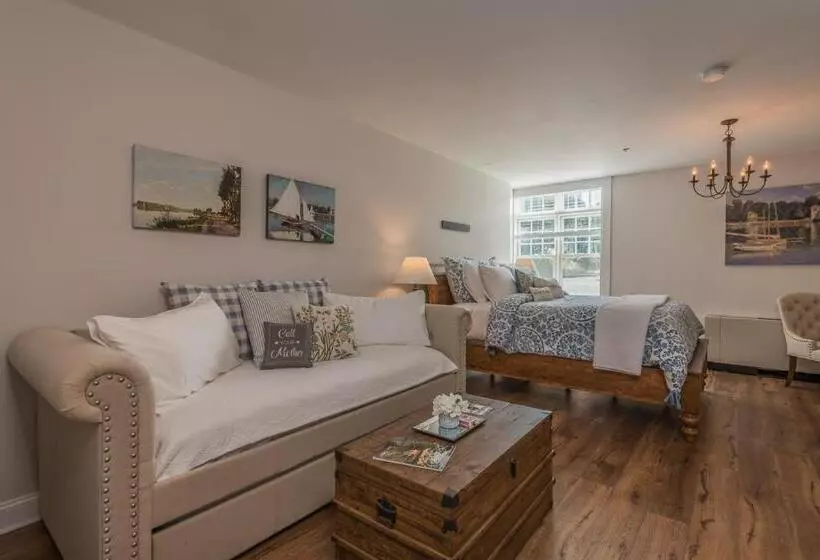 ホテル Harbor House Inn