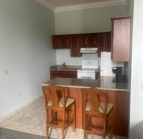 בית מלון כפרי Harbor House Inn