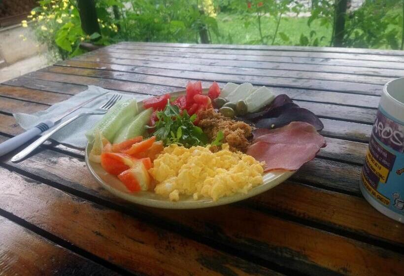 پانسیون Guest House Little Heaven