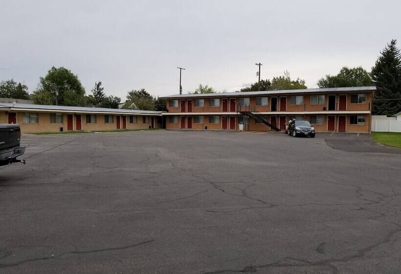 Plaza Motel