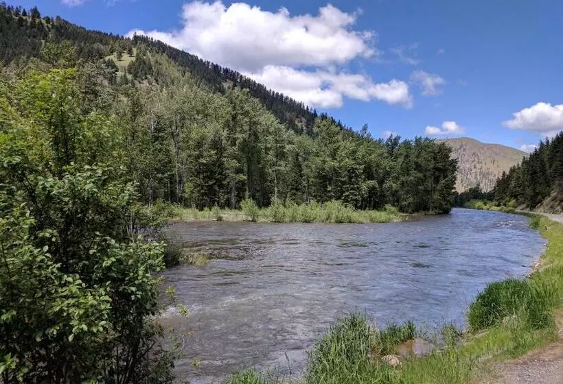 Rock Creek Mercantile & Motel