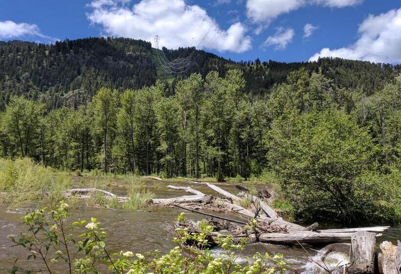 Rock Creek Mercantile & Motel