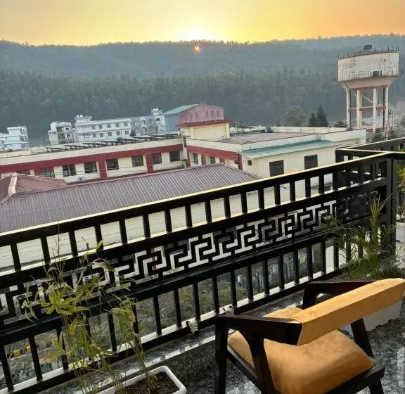 ペンション Casa Garden   Low Aqi Hill View Stay For Peace   Aamwala