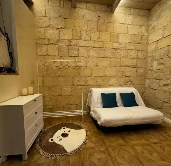 Phi Home Bormla