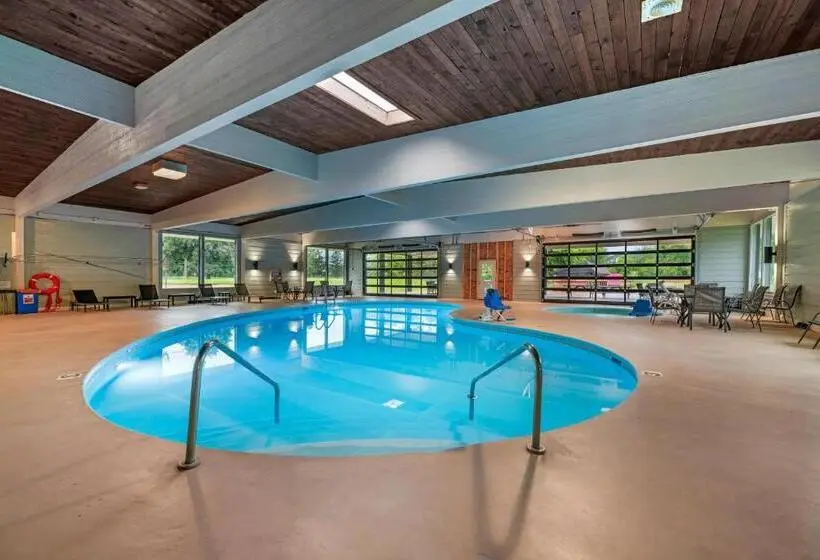 ホテル Fairway Inn And Suites