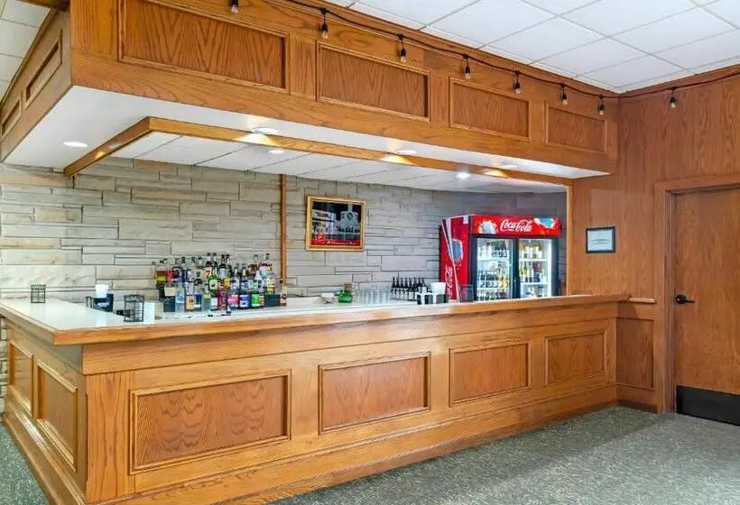 ホテル Fairway Inn And Suites